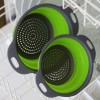 Set di 2 Scolapasta in silicone ripiegabili su se stesso ø 20 e 24 cm multiuso